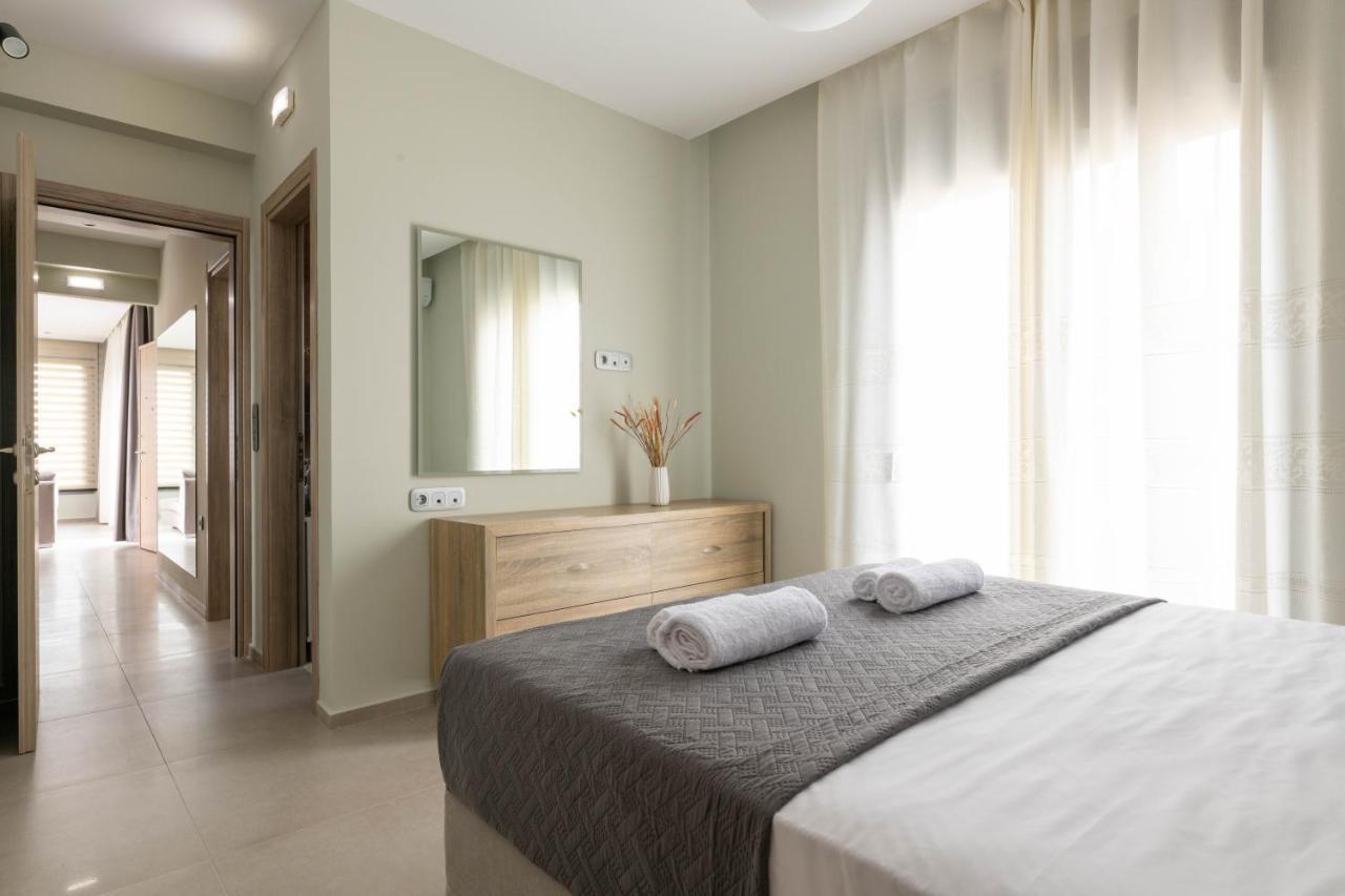 Tsatos Luxury Residence Кремасті Екстер'єр фото